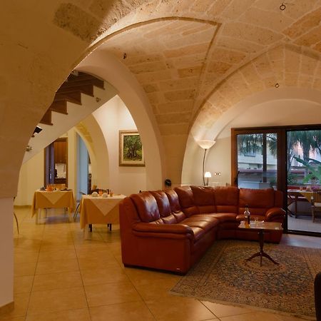 B&B L'Antica Rimessa Лечче Экстерьер фото