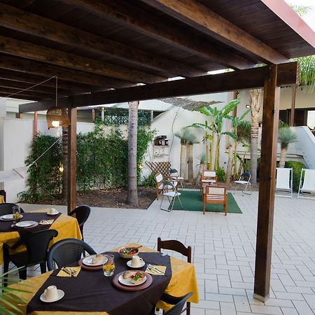 B&B L'Antica Rimessa Лечче Экстерьер фото