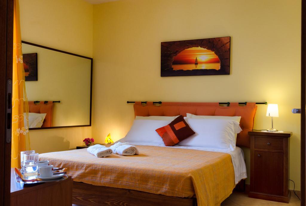 B&B L'Antica Rimessa Лечче Экстерьер фото